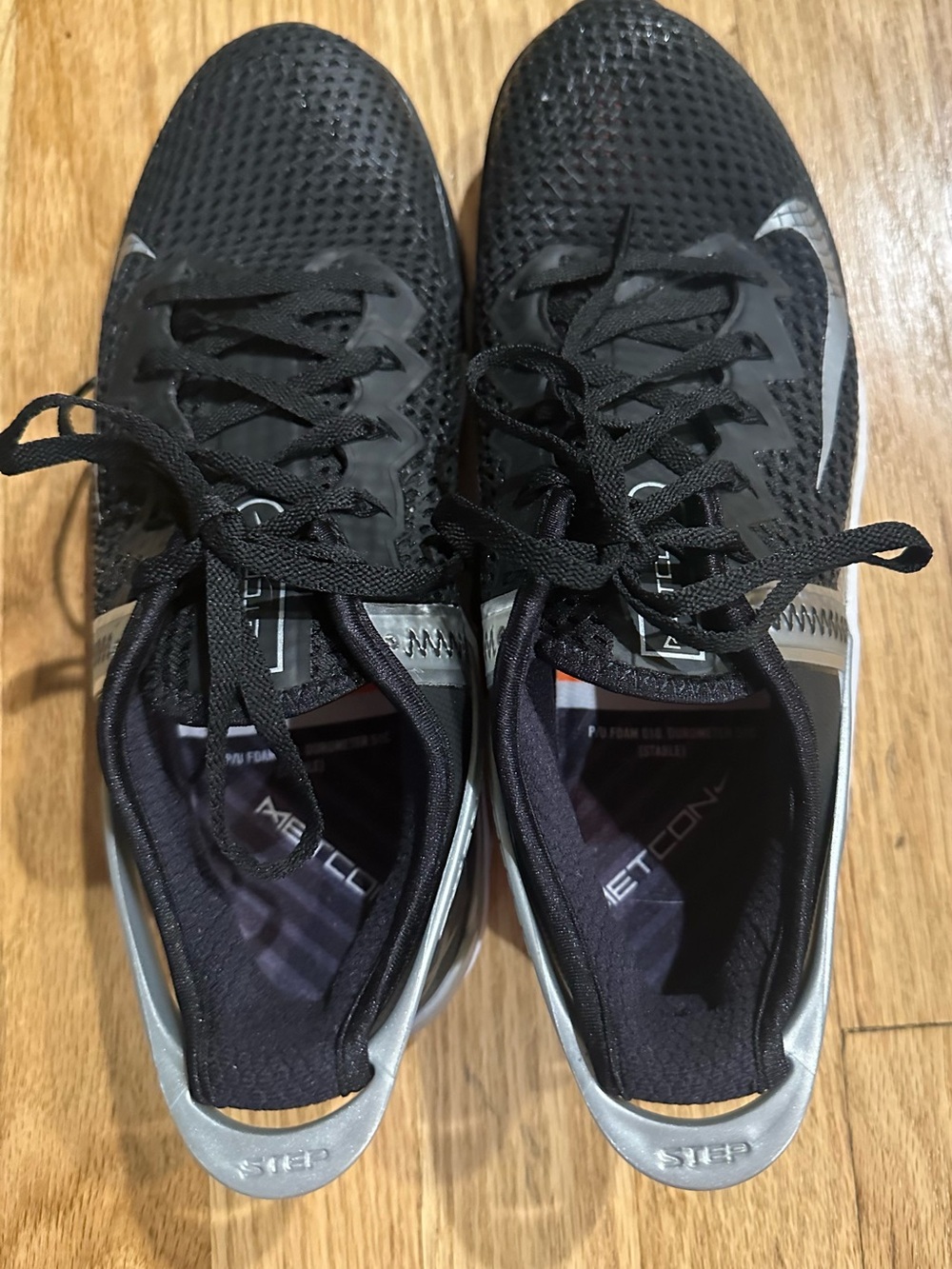 Women’s NIKE METCON 6 Black w/ Silver & White Accents Athletic Shoes (9)